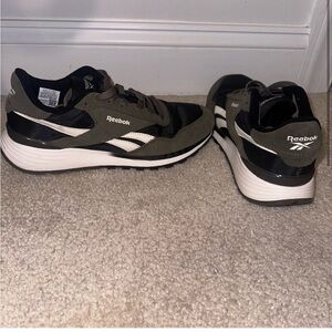 Reebok Men's Black and White Sneakers